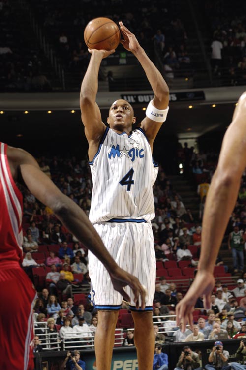 模型解释了 模型解释了